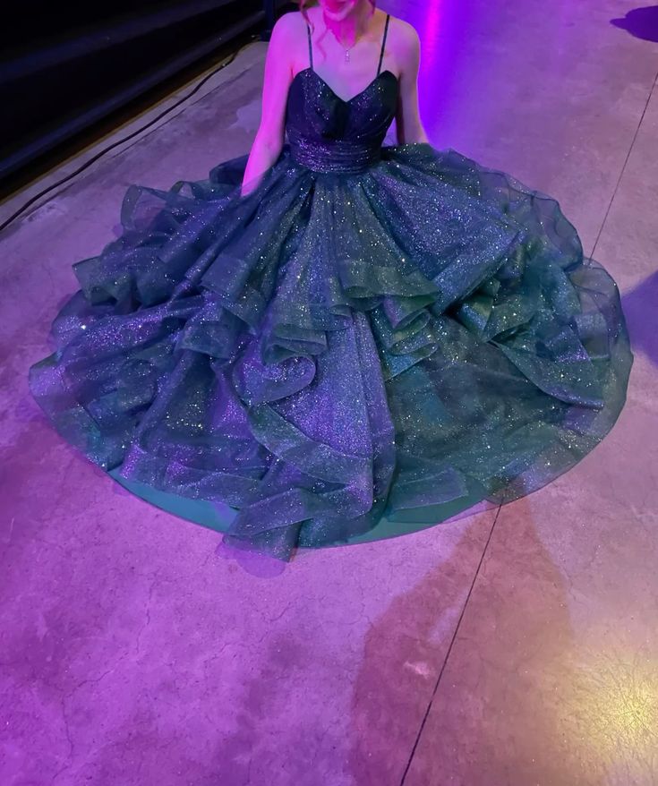 Shimmering Dark Green A-line Halter V-neck Ruffle Sequined Long Prom Dress Evening Dress cc4998