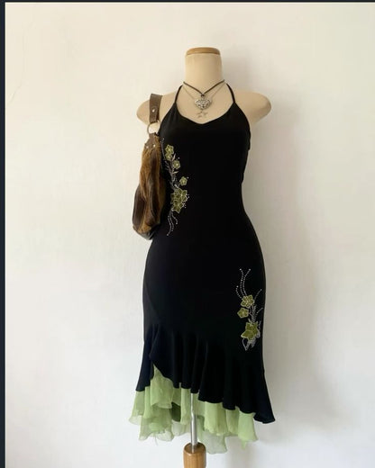 Vintage Black Halter Neck Embroidered Velvet Ruffle Prom Dress Evening Dress cc5059