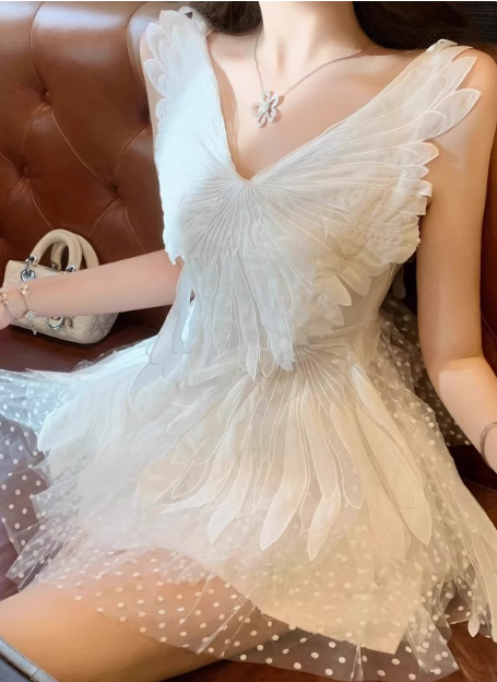 Design White Feather Splicing Polka Dot Princess Puffy Birthday Dress Homecoming Dress cc3516