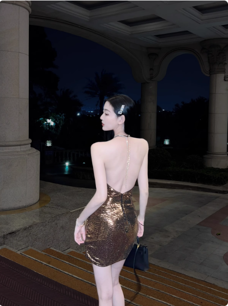 Sexy Halterneck Hip-hugging Sparkly Backless Homecoming Dress cc3615