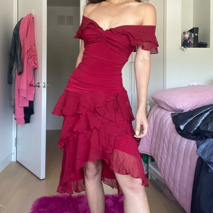 Beautiful Off-the-shoulder Ruffled Chiffon Burgundy Irregular Birthday Short Skirt Homecoming Dress cc3649
