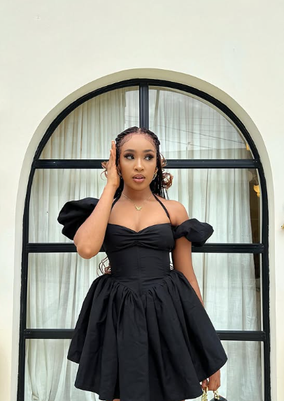 Elegant Halterneck Black Satin A-line Off-the-shoulder Birthday Dress Homecoming Dress cc3651