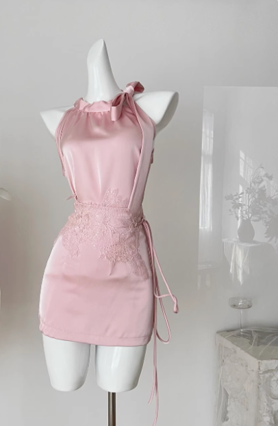 Elegant Halter Neck Strapless Satin Hip-hugging Birthday Skirt Homecoming Dress cc3686