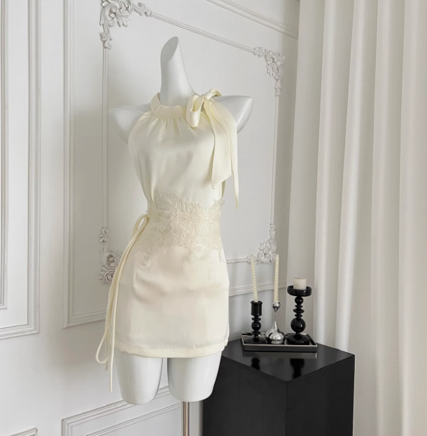 Elegant Halter Neck Strapless Satin Hip-hugging Birthday Skirt Homecoming Dress cc3686