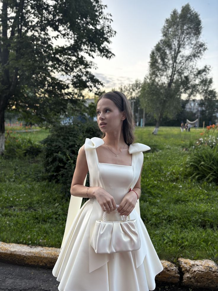 Elegant White Bow Strap Satin A-line Birthday Party Homecoming Dress cc4518