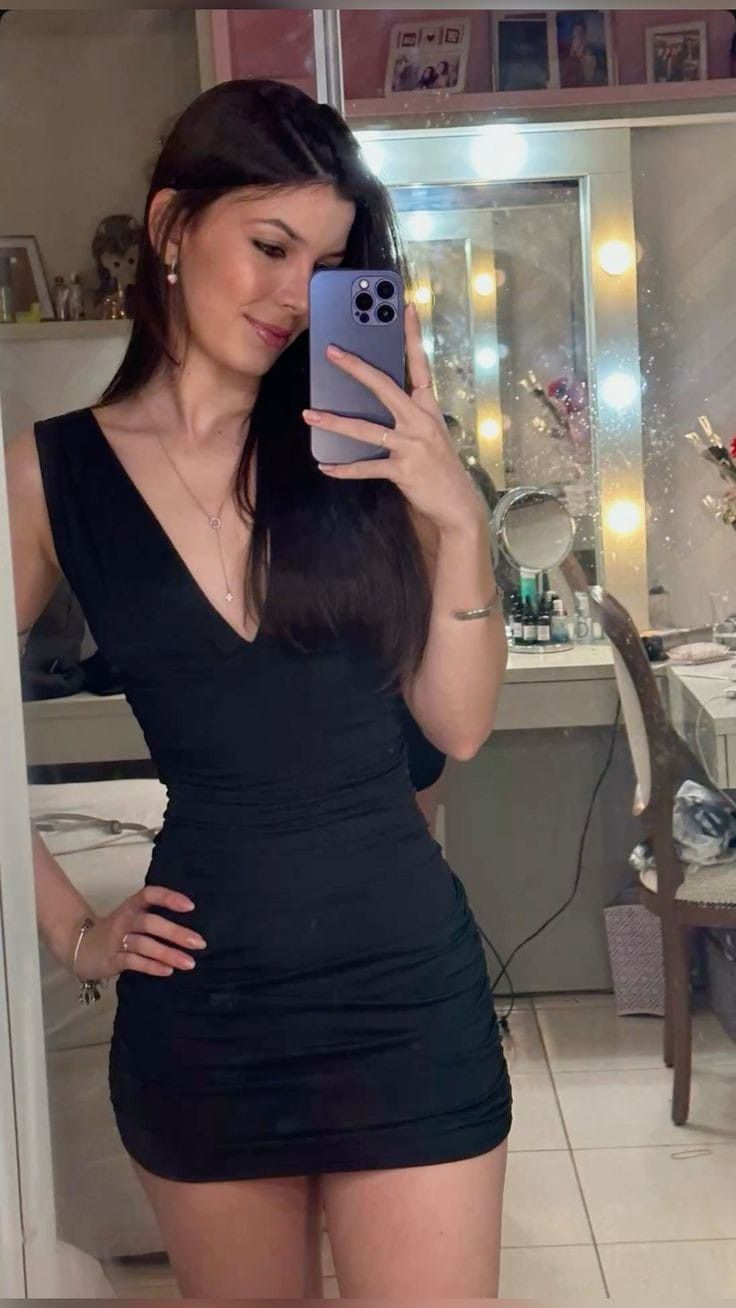 Elegant Black V-neck Slim-fit Hip-hugging Birthday Party Homecoming Dress cc4531