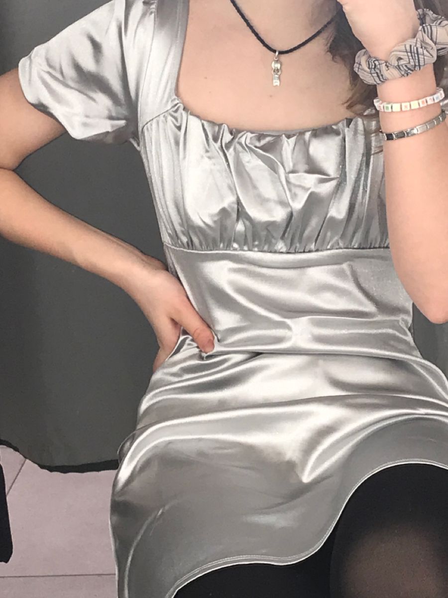 Elegant Silver-gray Puff Short-sleeved Pleated Slim-fit Satin Birthday Party Homecoming Dress cc4572