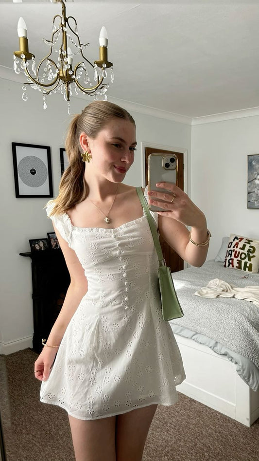 Sweet White Ruffled Hollow Small Pattern Button Waist Mini 17th Birthday Homecoming Dress cc4598