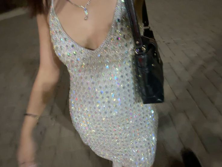 Gorgeous And Sparkling Silver V-neck Fantasy Rhinestone Slim Fit Hip 17th Birthday Homecoming Dress cc4645