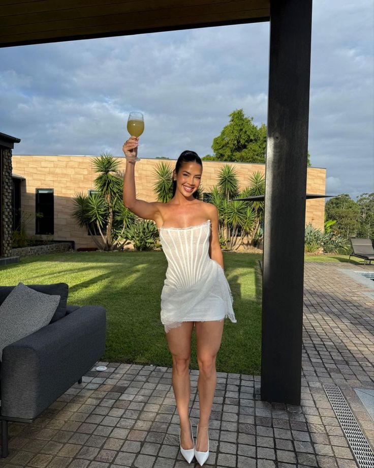 Simple White Tube Top Fishbone Irregular Lace Hip-wrapped Birthday Party Homecoming Dress cc4675