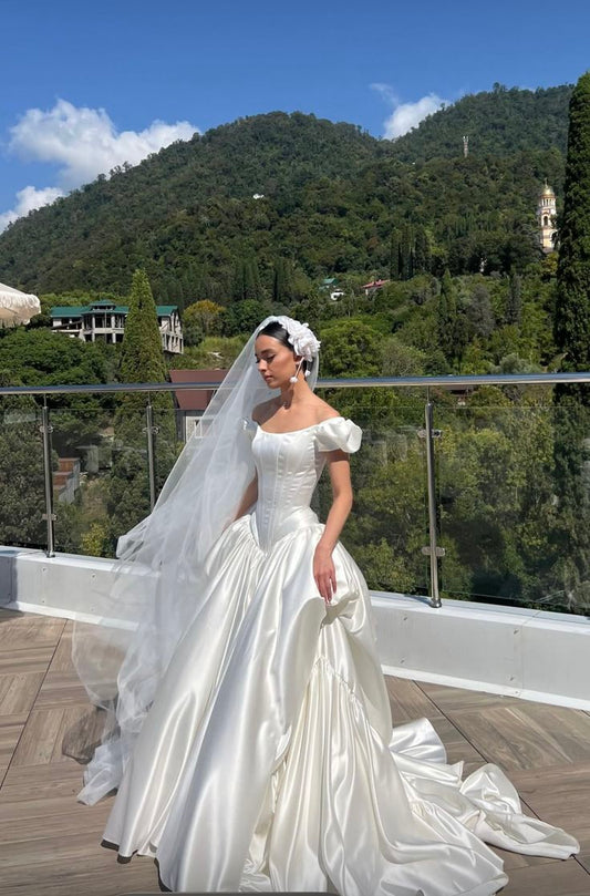 Vintage White Satin Court Train Wedding Dress cc5600