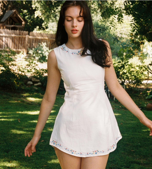 Fresh And Sweet White Round Neck Embroidered 17th Birthday Homecoming Dress cc4534
