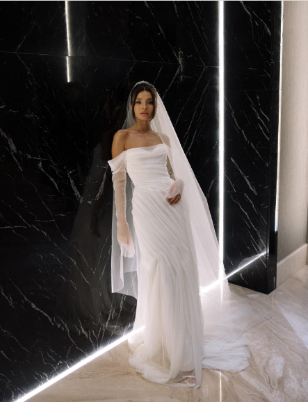 Elegant White Off-the-Shoulder Ruched Tulle Train Wedding Dress cc5573