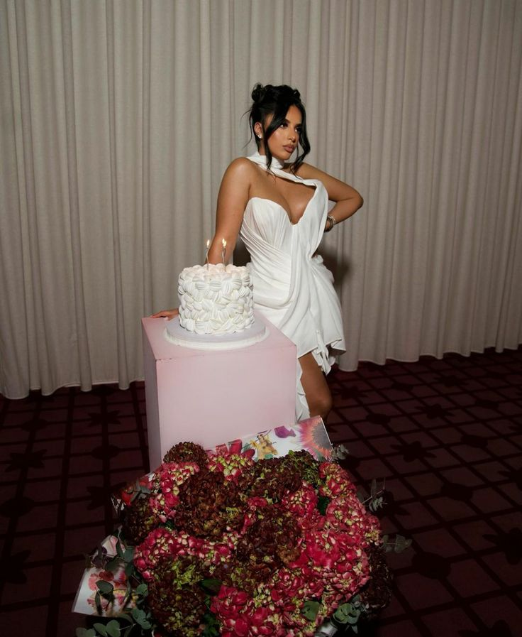 Elegant White V Neck Pleated Short Homecoming Dress Formal 20th Birthday Outfits cc3409