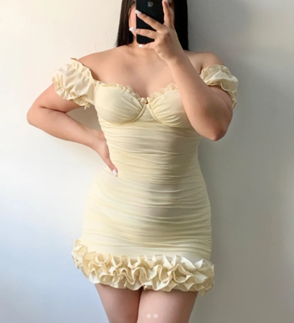Sweet Off The Shoulder Sweetheart Neck Short Birthday Outfits Yellow Sheath 8th Grade Homecoming Dress cc3406