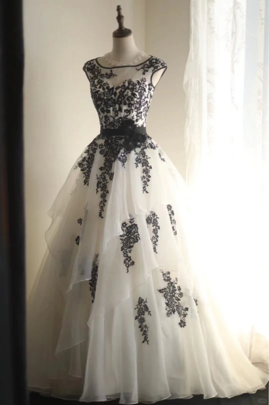 Elegant White Tulle Lace Appliques Formal Wedding Dress cc3186
