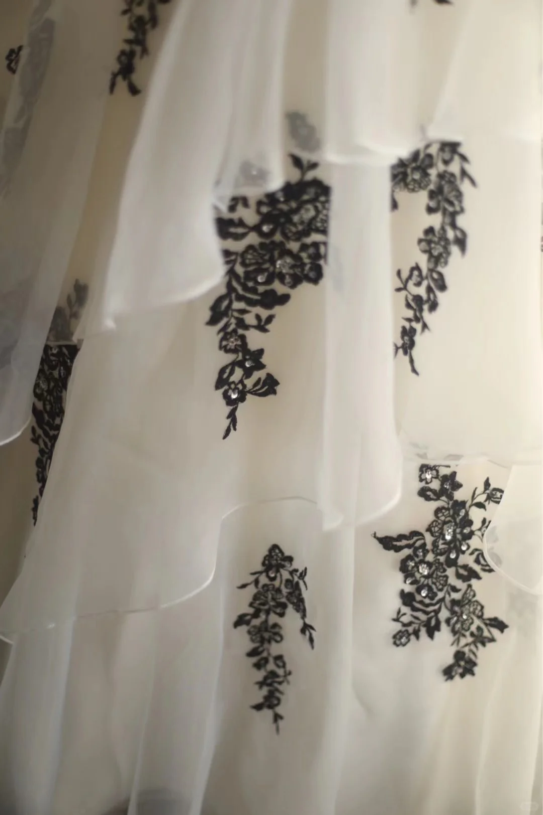 Elegant White Tulle Lace Appliques Formal Wedding Dress cc3186