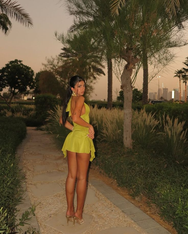 Sexy Halter V Neck Green Short Cocktail Dress Homecoming Dress cc3389