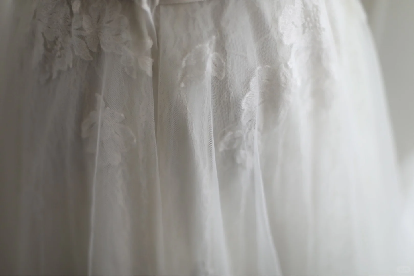 Charming Strapless White Tulle Lace Appliques A Line Formal Wedding Dress cc3188