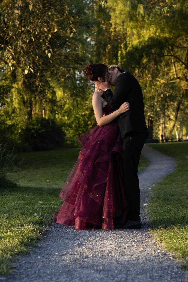 Vintage Burgundy Spaghetti Strap A-Line Multi-Layer Sequin Tulle Long Prom Dress Evening Dress cc5646