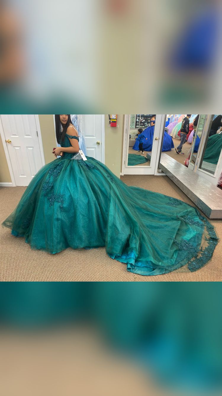 Off The Shoulder Ball Gown With Train Appliques Sweet 16 Dress Lace-up Back c2759