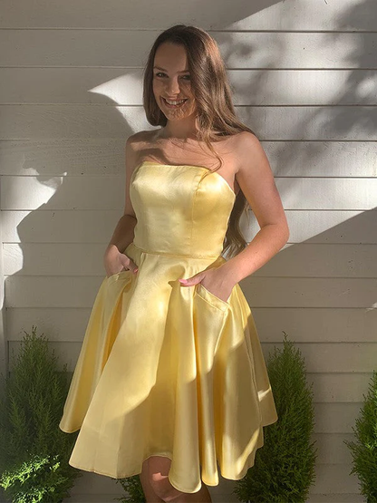 A-Line/Princess Strapless Satin Sleeveless Short Homecoming Dresses c3280