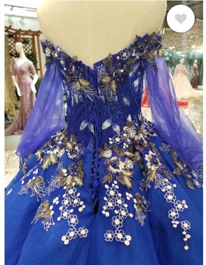 Off-the-Shoulder Long Sleeves Ball Gown Tulle Applique Court Train Prom Dress C1927