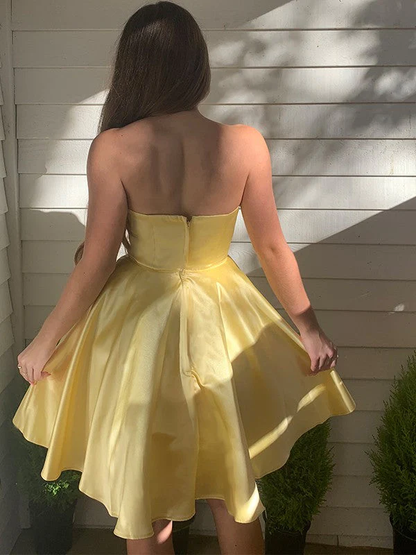 A-Line/Princess Strapless Satin Sleeveless Short Homecoming Dresses c3280