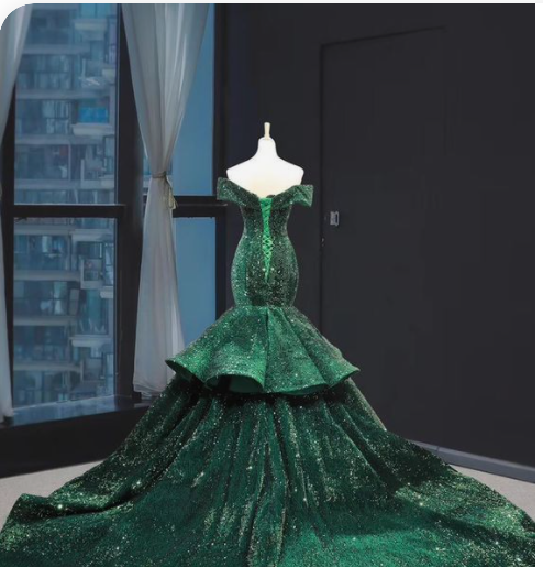 Green Mermaid Sequins Off the Shoulder Luxury Prom Dress With Train C2129