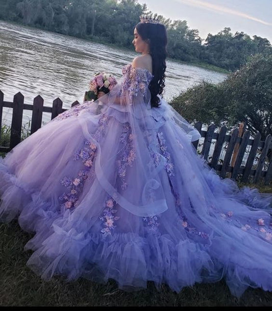 Light Purple Tulle Floral Appliques Ball Gown Luxurious Sweet 16 Dress Quinceanera Dress cc404