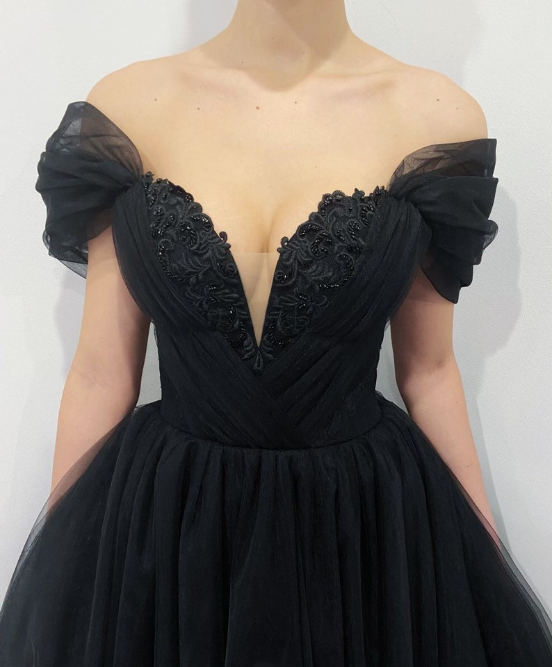 Black gothic tulle embroidery lace corset wedding gown, convertible dress with long sleeves, alternative prom dress C2161