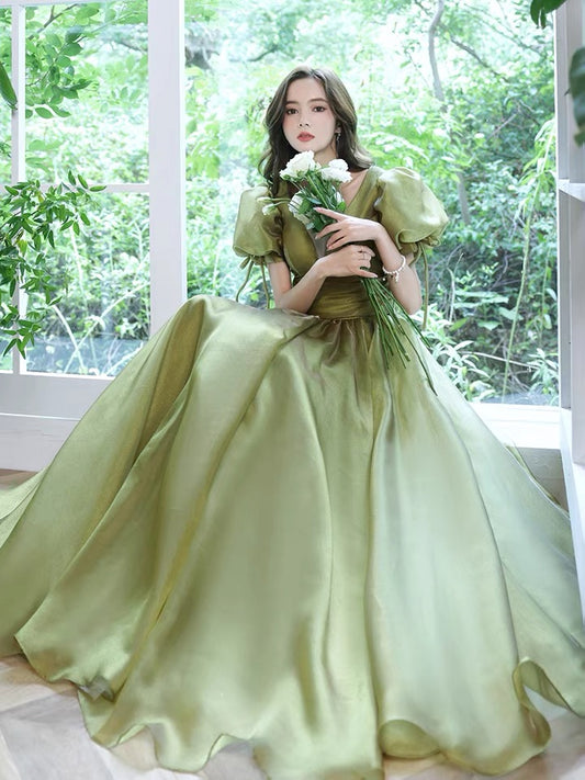 Socialite evening dress, escaped princess high sense party dress, bubble sleeve green prom dress C2040