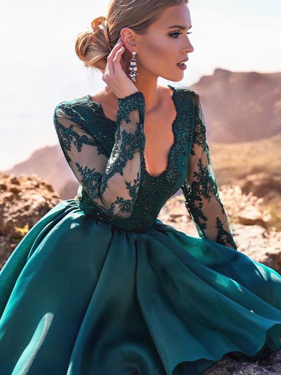 A Line V Neck Long Sleeves Short Green Lace Prom Dresses, Short Green Lace Homecoming Graduation Dresses c3093