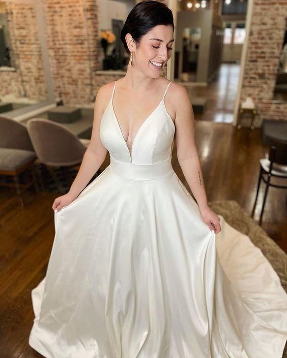 Elegant Vintage Ball Gown V Neck Satin Prom Dresses  C117