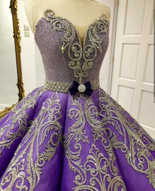 Sweetheart Ball Gown Prom Dresses Satin With Applique Sweep Train C1202